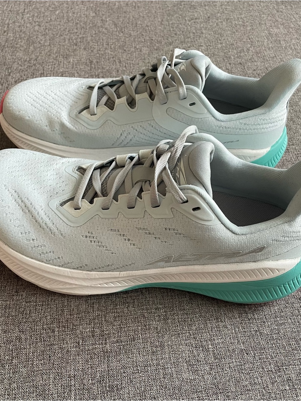 Altra Experience Flow 2 Light Gray Running Shoes with Teal Heel Accent